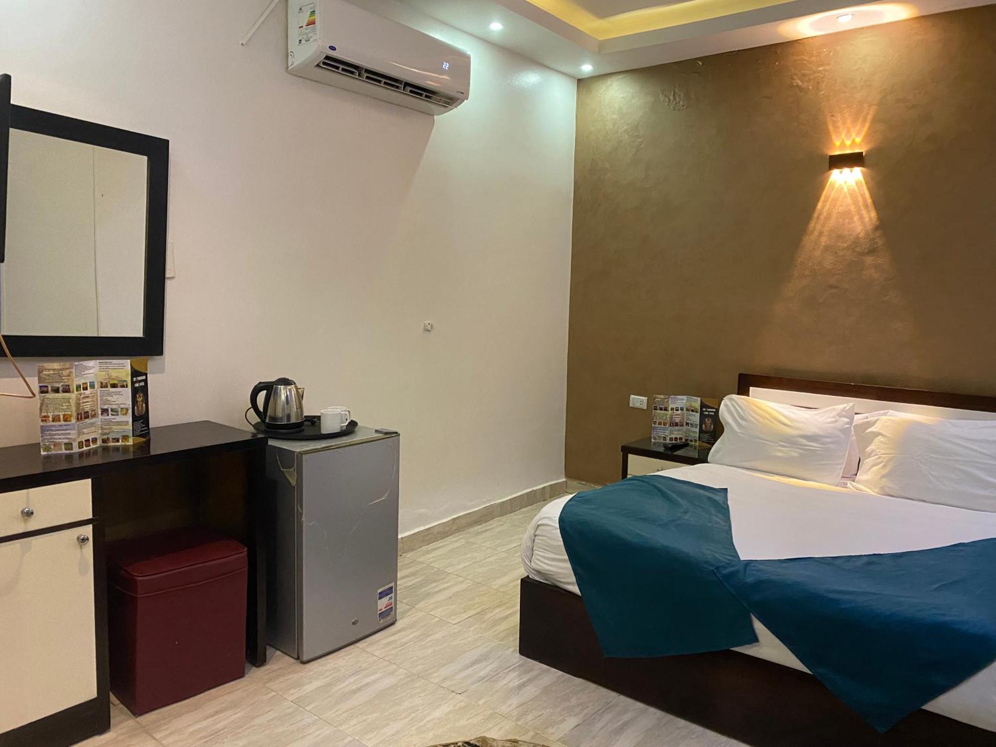 Tut Pyramids View Hotell Kafret el-Gabal Eksteriør bilde