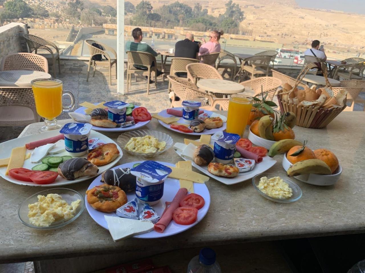 Tut Pyramids View Hotell Kafret el-Gabal Eksteriør bilde